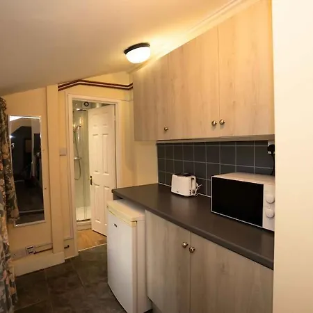 Beautiful North Bay Seaside Apartment, Free Parking And Courtyard Scarborough Exterior photo