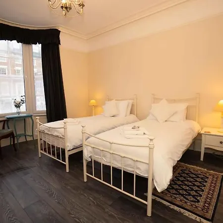 Beautiful North Bay Seaside Apartment, Free Parking And Courtyard Scarborough Exterior photo